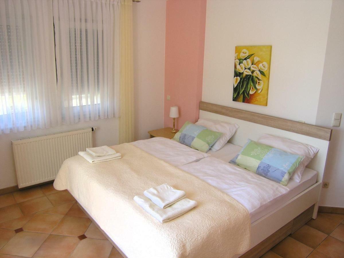 Apartments Kristina Krk Town Exterior photo