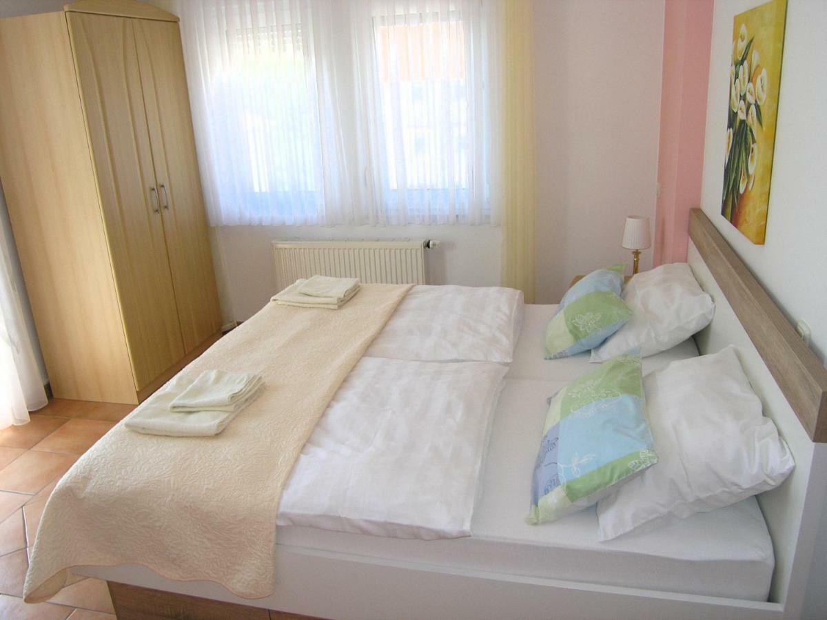 Apartments Kristina Krk Town Exterior photo