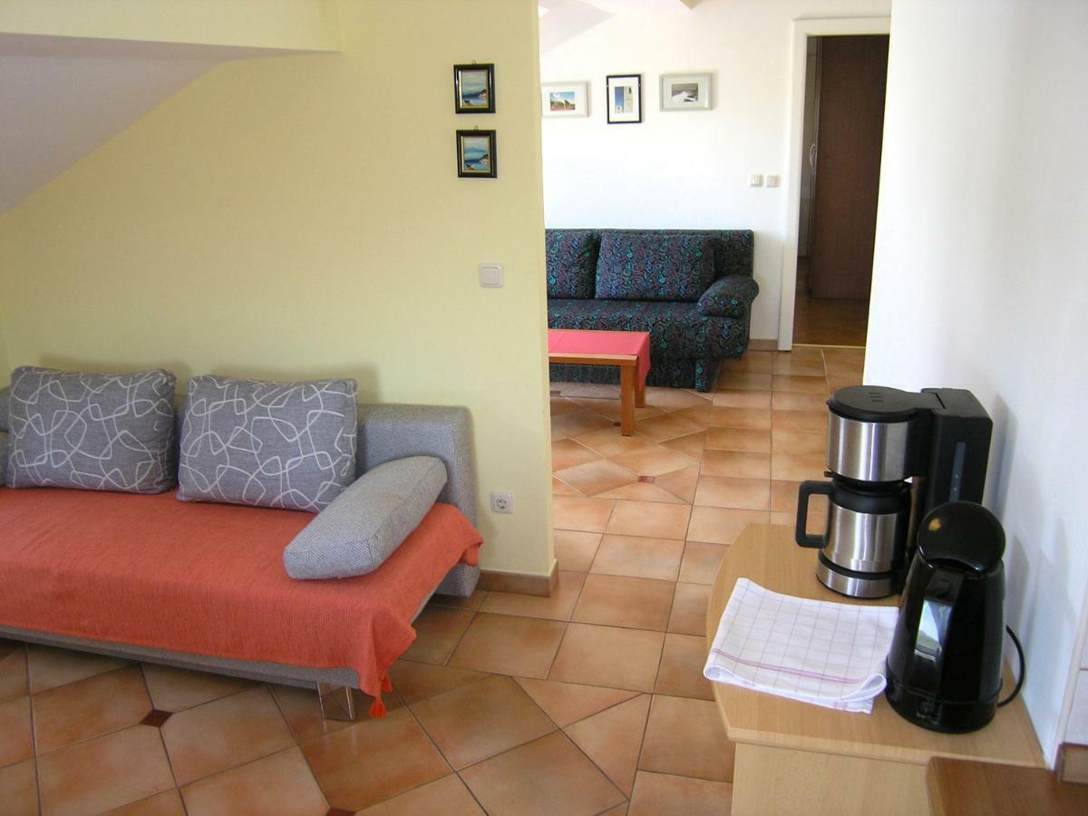 Apartments Kristina Krk Town Exterior photo
